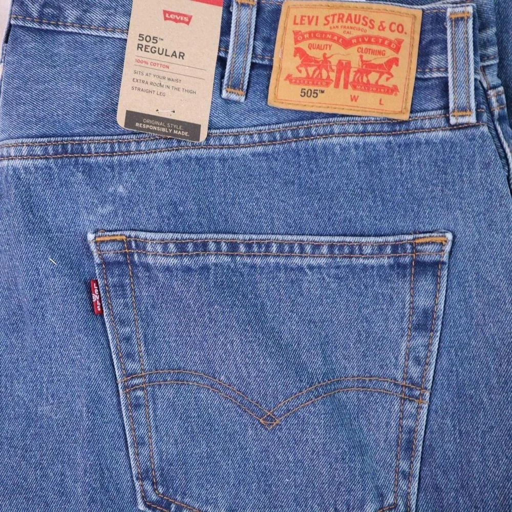 Levis 505 Regular Fit Mens Jeans 44x32 Medium Wash Blue Denim Straight NEW NWT - Picture 2 of 7